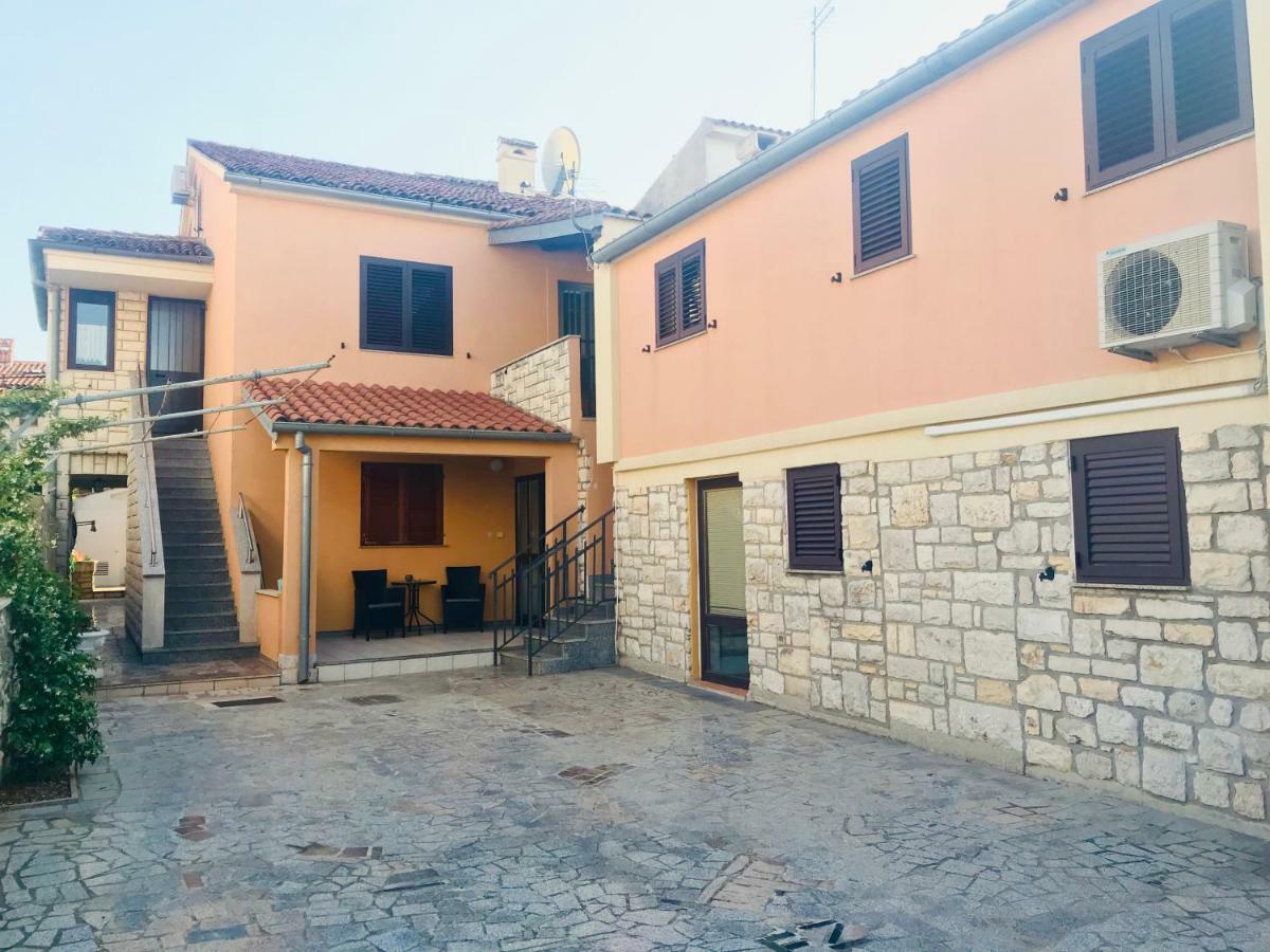 Apartments Ares Rovinj Extérieur photo
